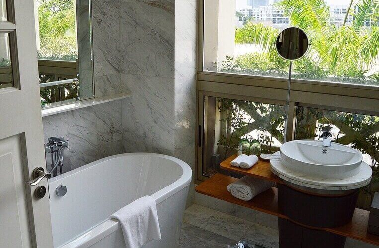 Luxury Modern Bathrooms - Quality Bathroom Renovations Providing Luxury bathroom design and renovations for Sydney Suburbs in NSW Australia